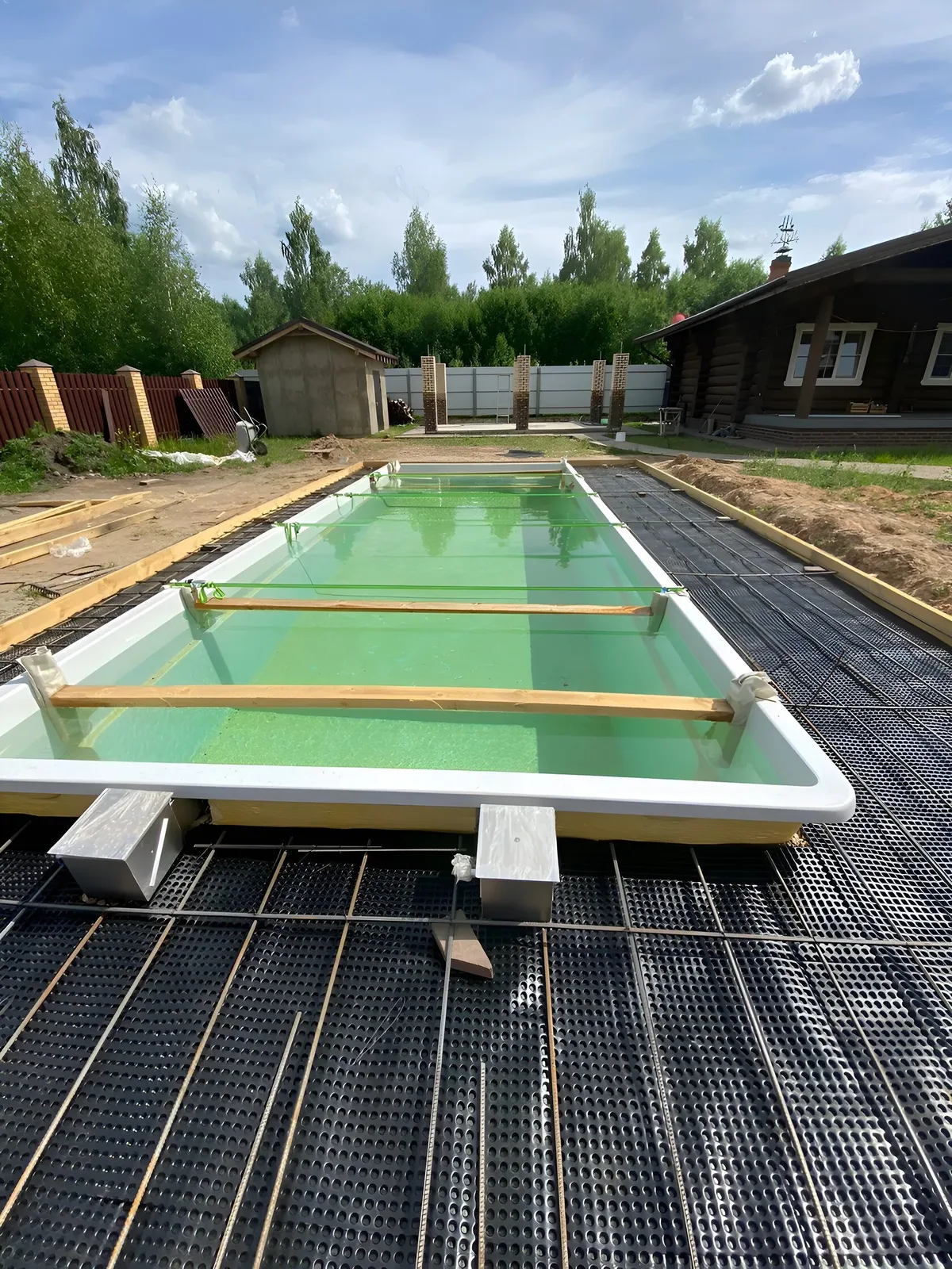 Laguna 9 — вечернее освещение в Кстово